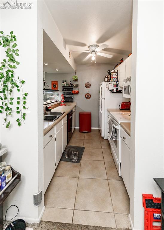 Image 15 of 36: Kitchen