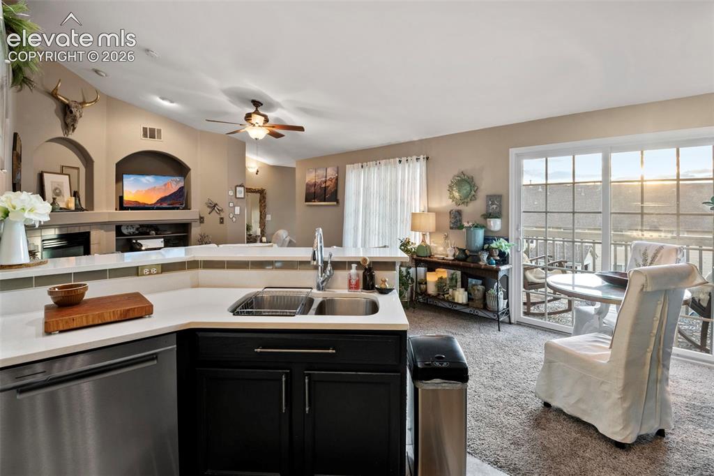 Image 10 of 33: Kitchen