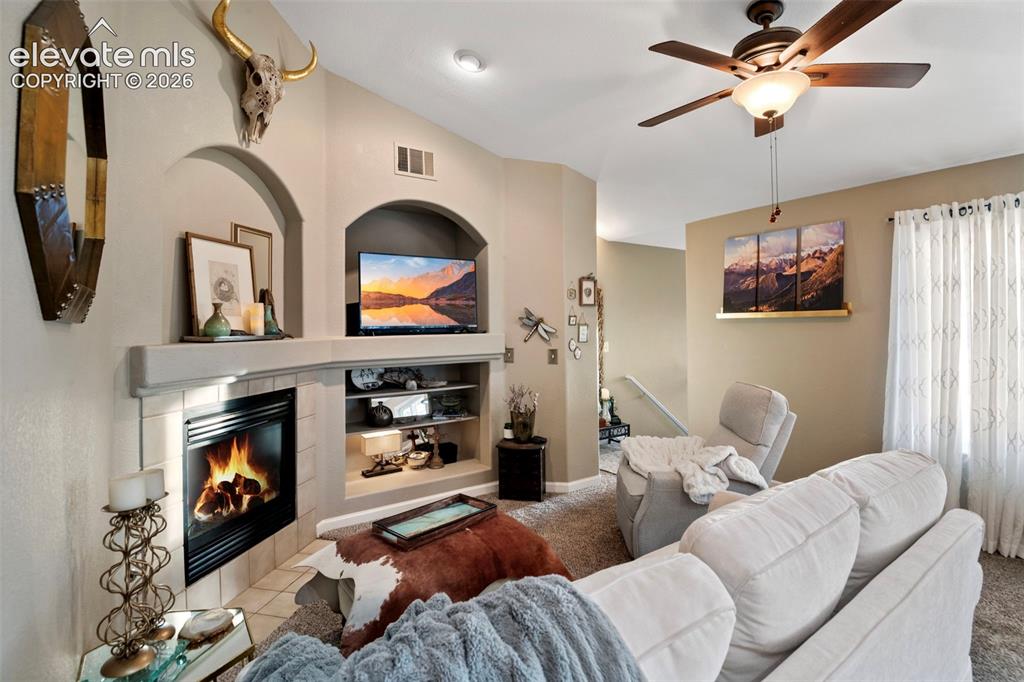 Image 5 of 33: Living Room