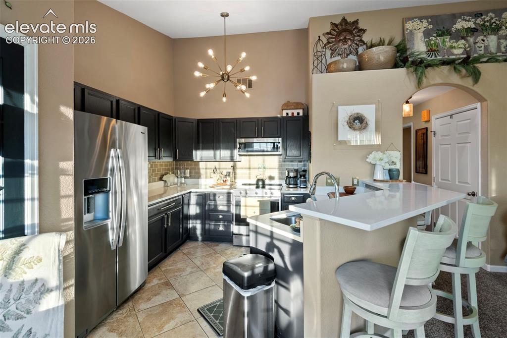 Image 9 of 33: Kitchen