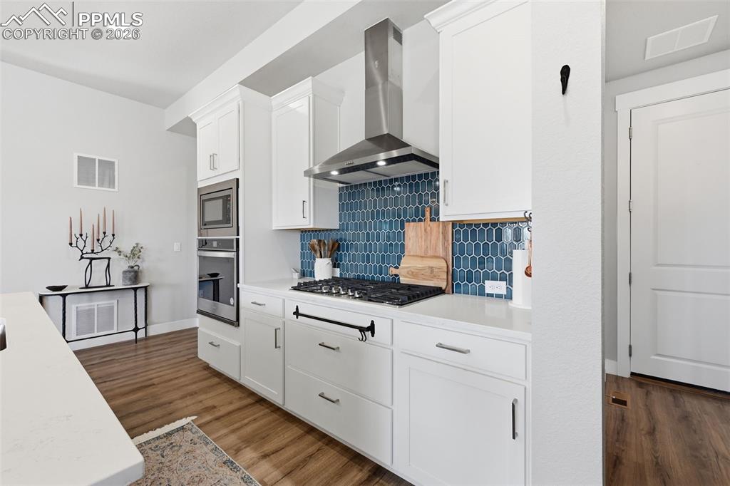 Image 8 of 42: Kitchen