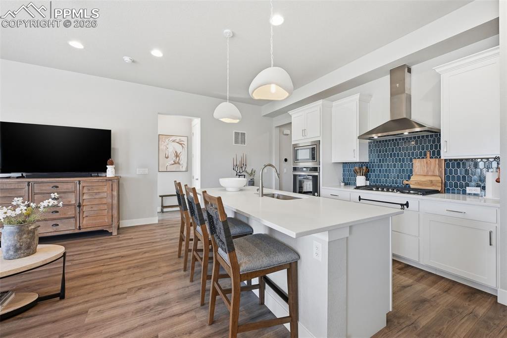 Image 9 of 42: Kitchen