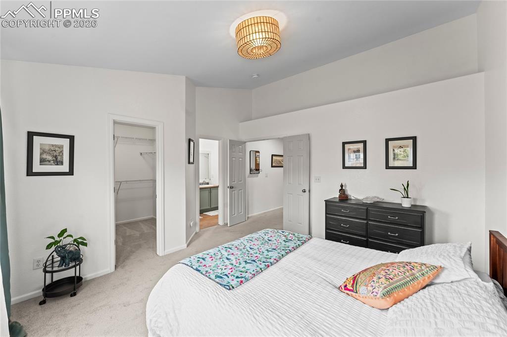 Image 18 of 41: Master Bedroom