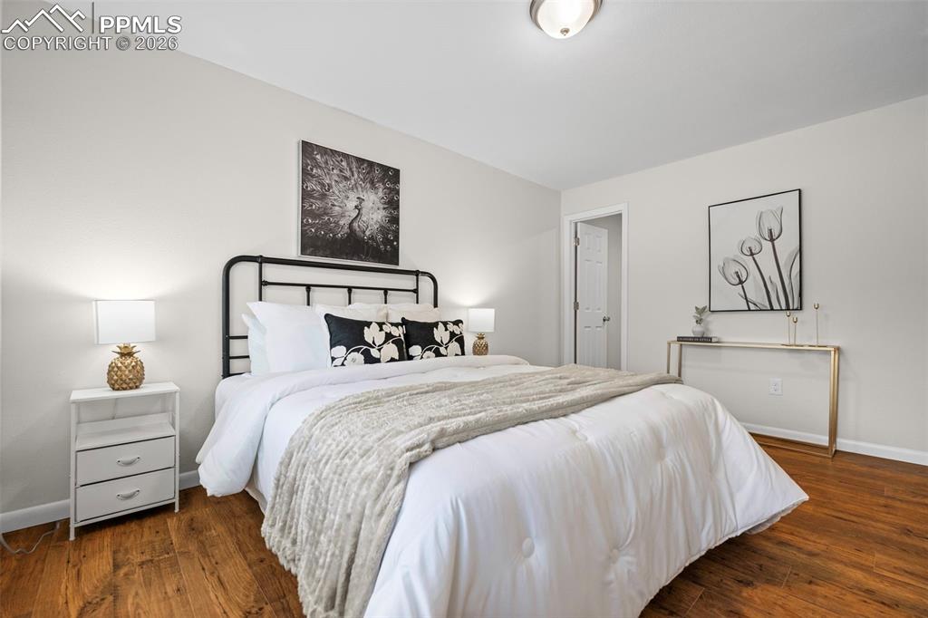 Image 9 of 22: Bedroom