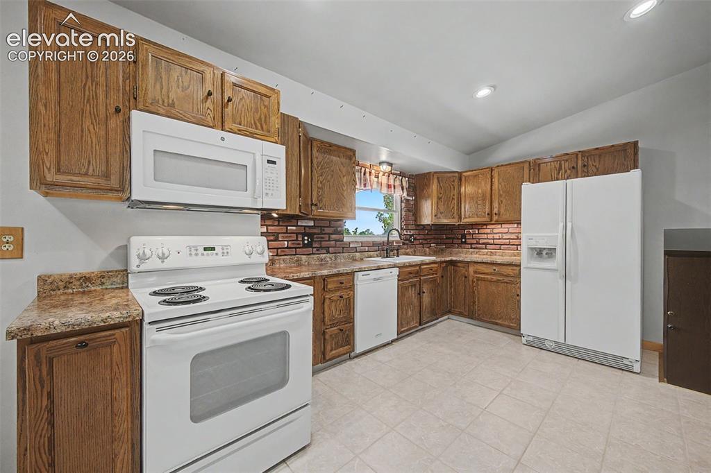 Image 12 of 37: Kitchen