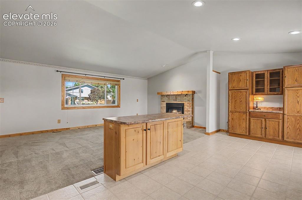 Image 18 of 37: Kitchen