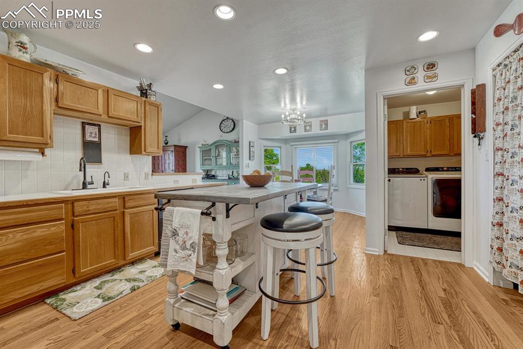 Image 16 of 49: Kitchen