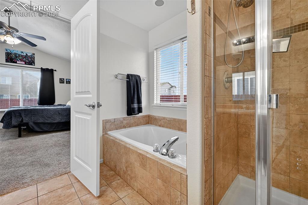 Image 10 of 31: Bathroom