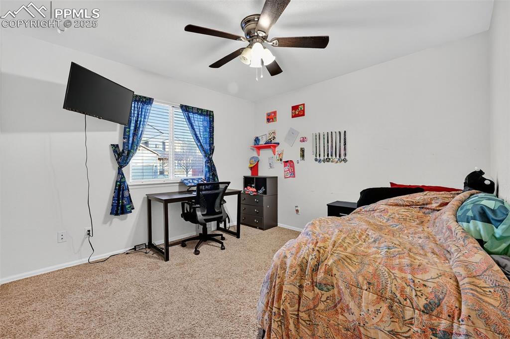 Image 24 of 31: Bedroom