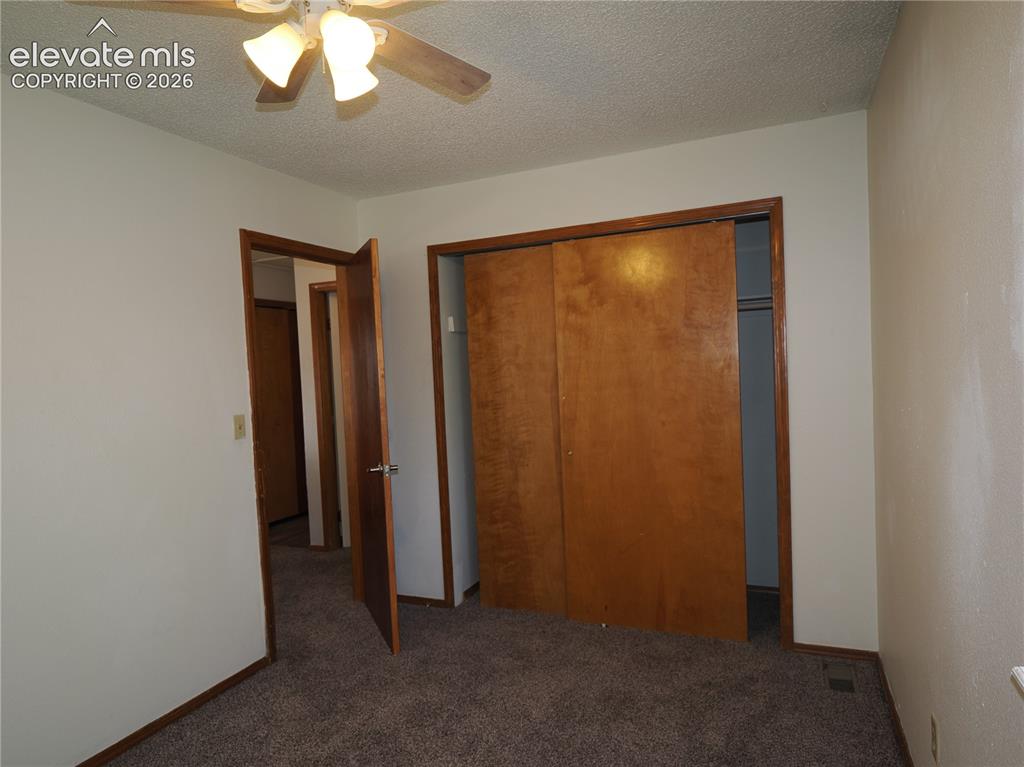 Image 18 of 38: S.E. Bedroom 
