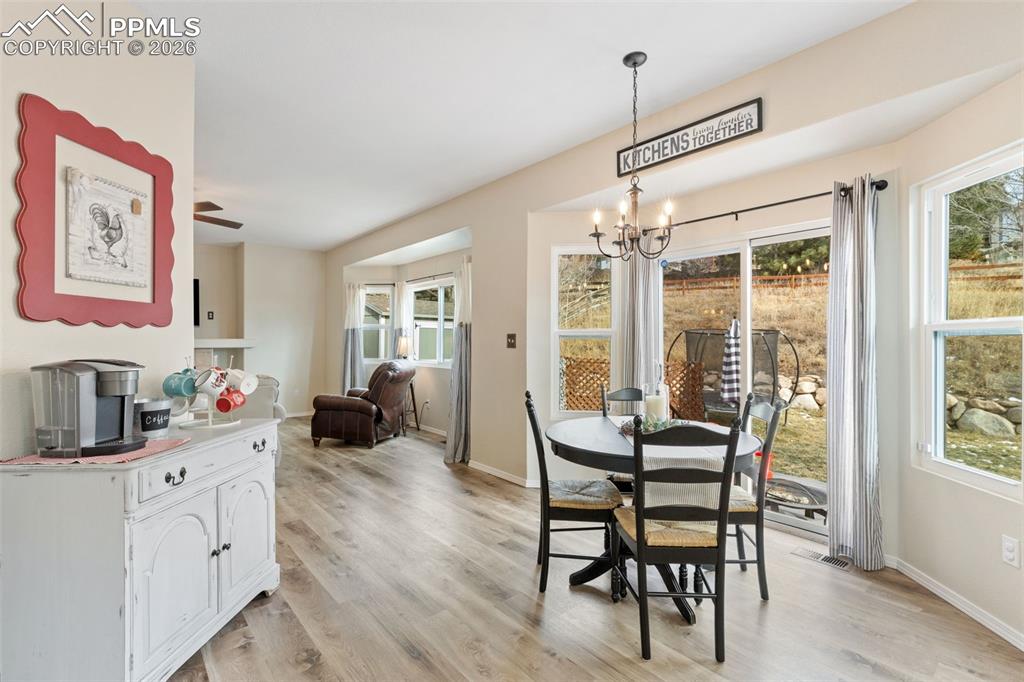 Image 13 of 46: Dining Area