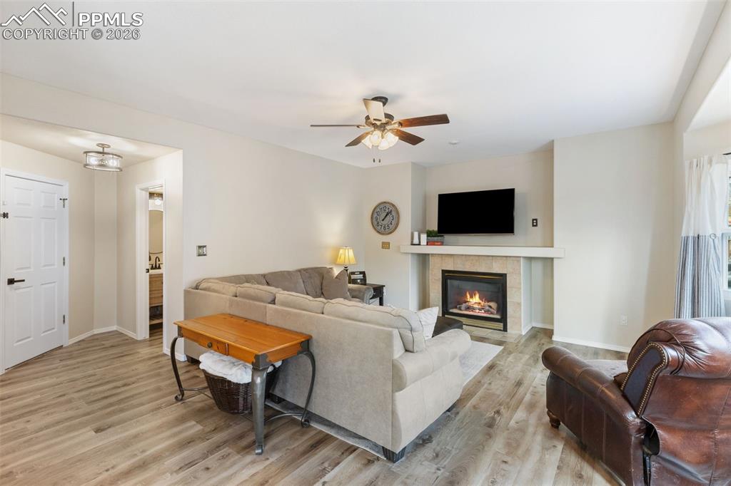 Image 21 of 46: Family Room