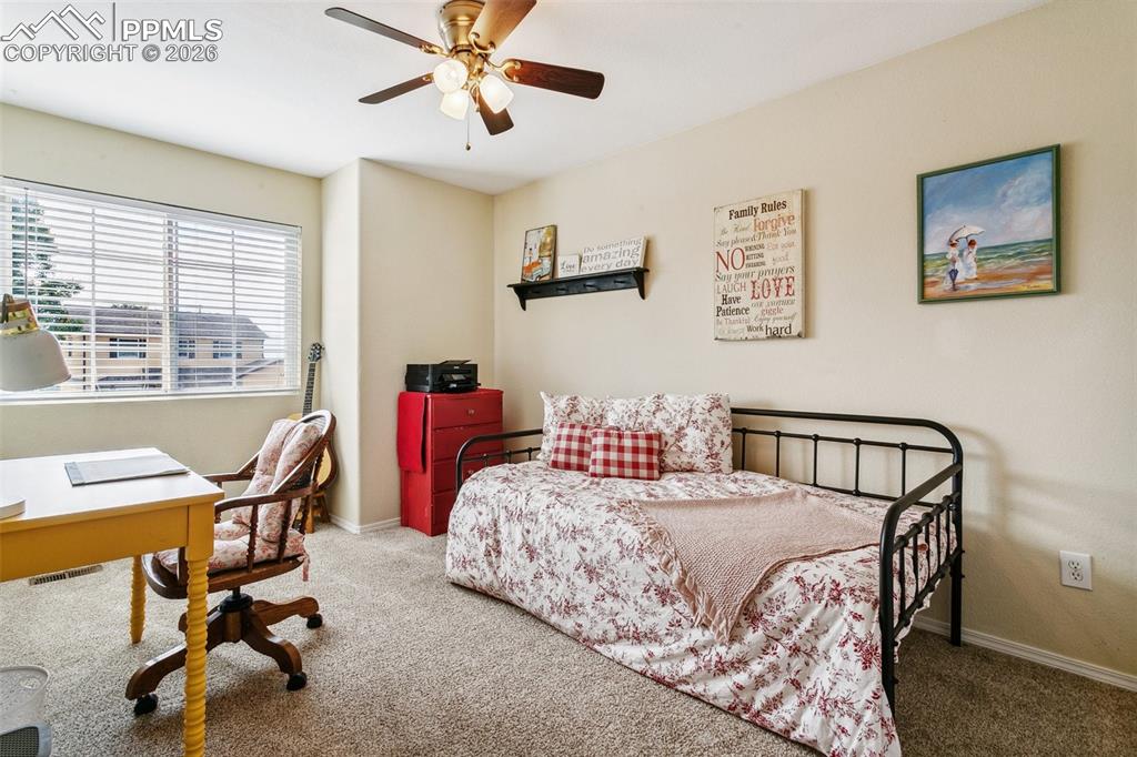 Image 33 of 46: Bedroom