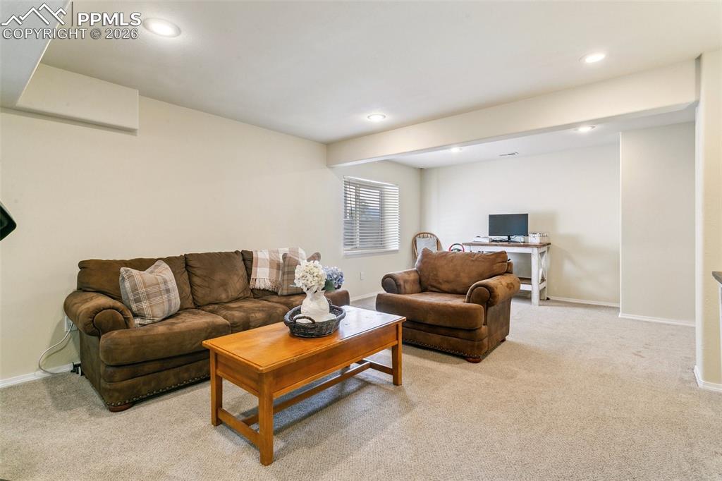 Image 36 of 46: Living Room