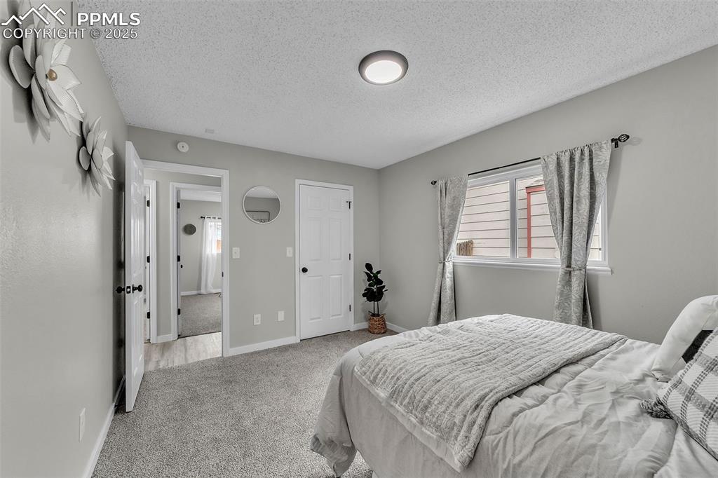 Image 15 of 30: Bedroom