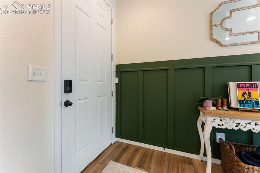 Image 3 of 47: Entry