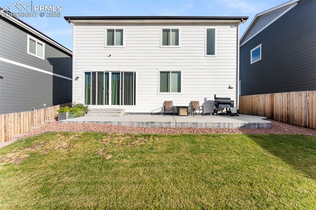 Image 32 of 47: Back of Structure