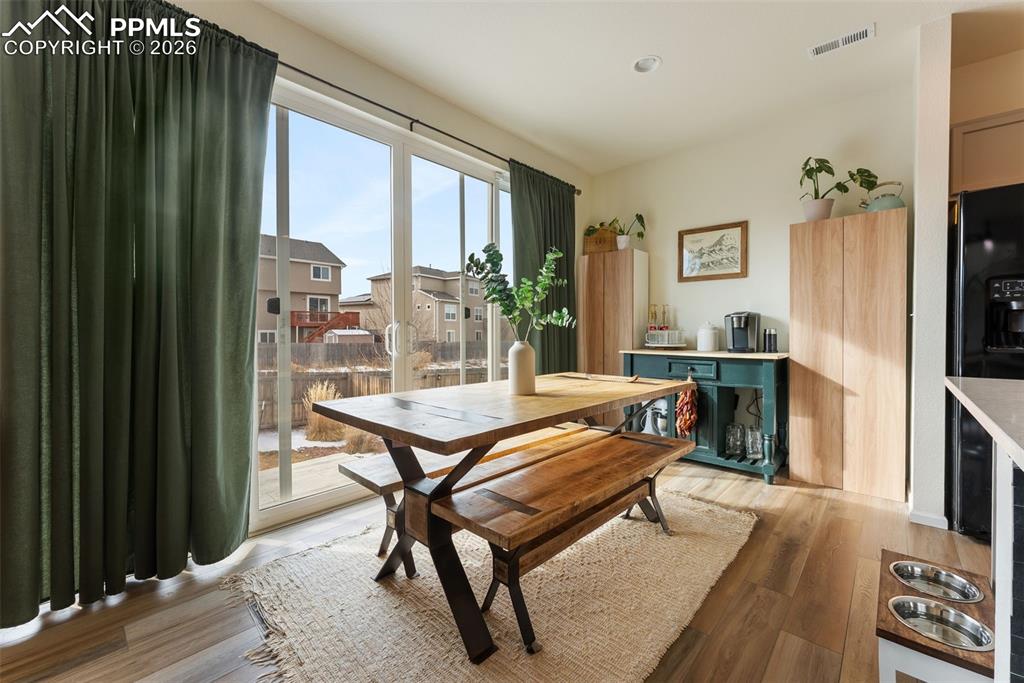 Image 8 of 47: Dining Area