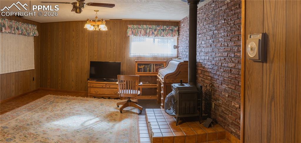 Image 16 of 44: Sitting Room