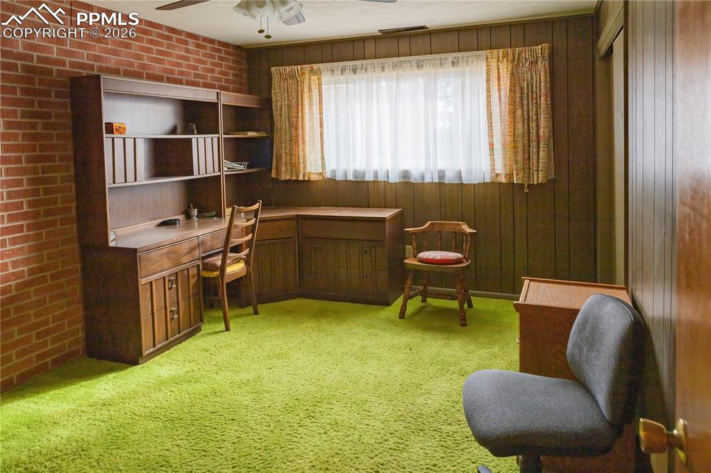 Image 20 of 44: Office