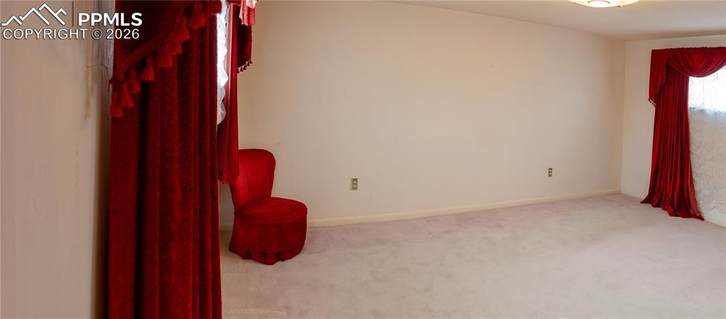 Image 37 of 44: Sitting Room