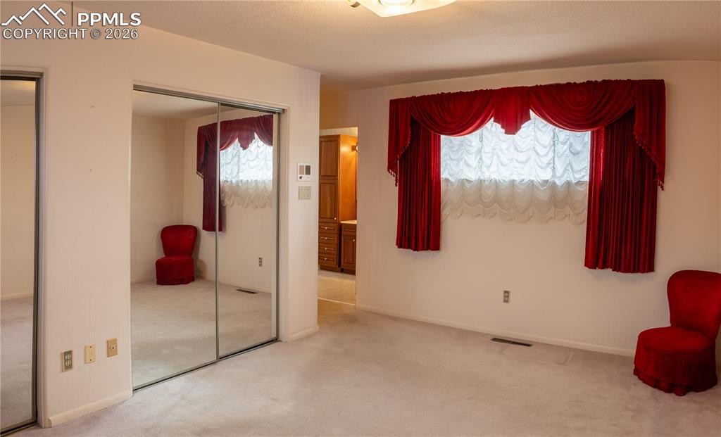 Image 39 of 44: Bedroom