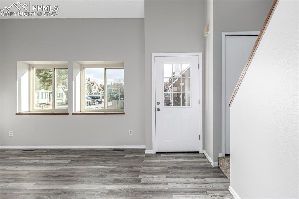 Image 2 of 21: Entry