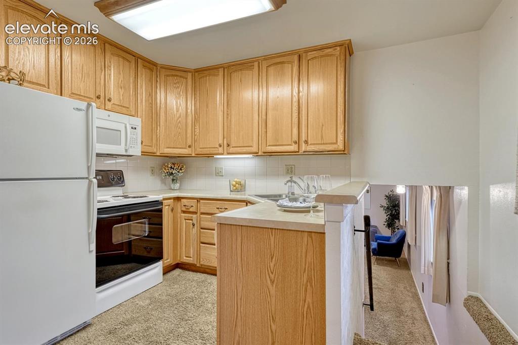 Image 2 of 36: Kitchen with all the necessities.