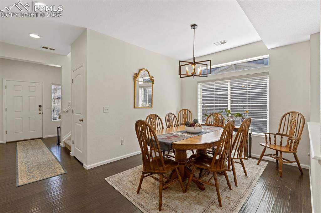 Image 12 of 35: Dining Room