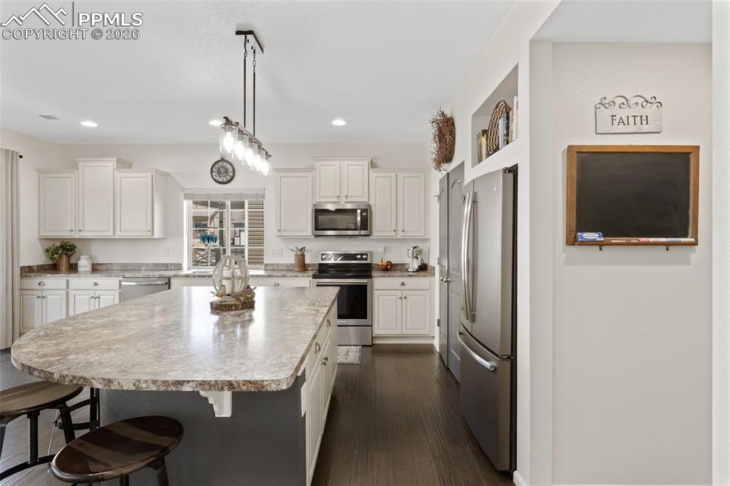 Image 19 of 35: Kitchen