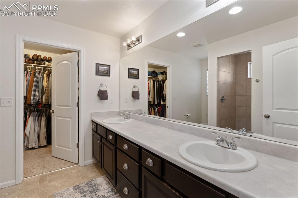 Image 27 of 35: Master Bathroom