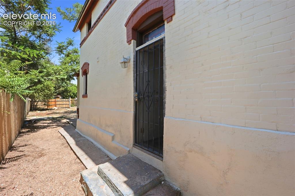 Image 22 of 43: Upper Unit - Private Entrance