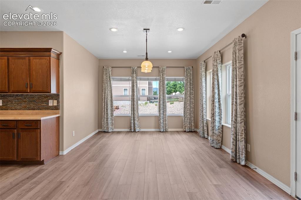 Image 11 of 42: Dining Room