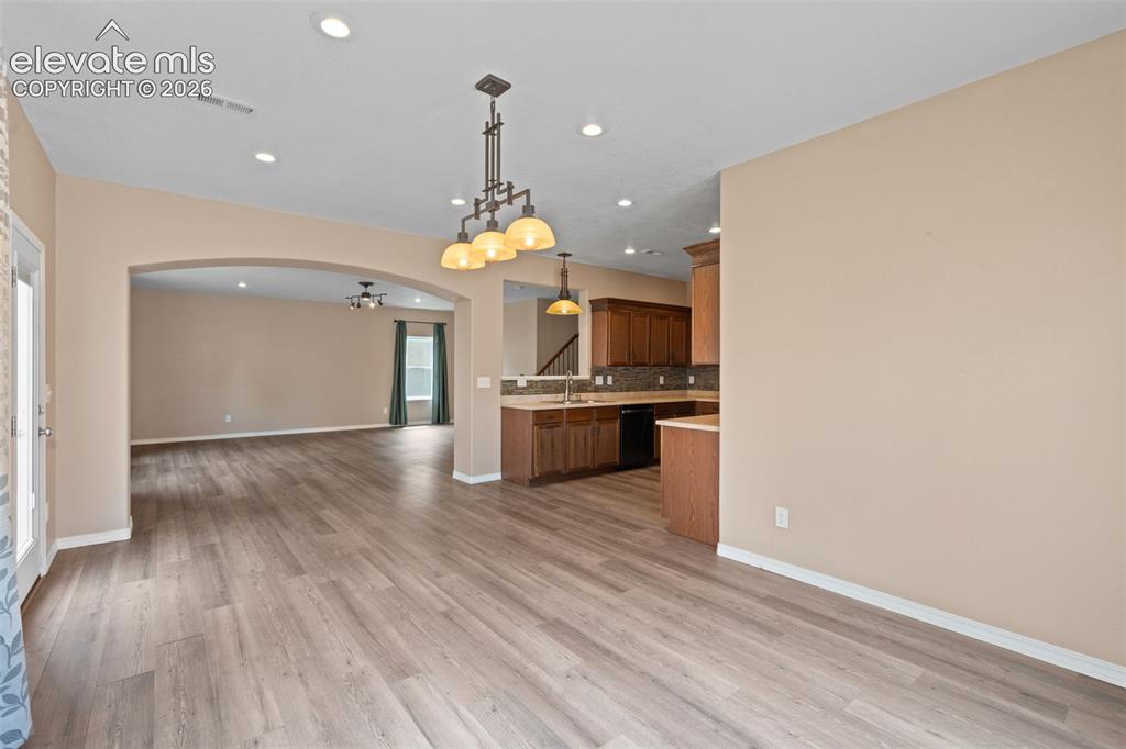 Image 13 of 42: Dining Room