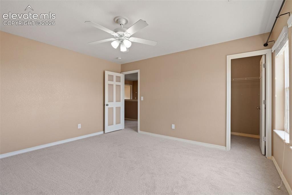 Image 33 of 42: Bedroom