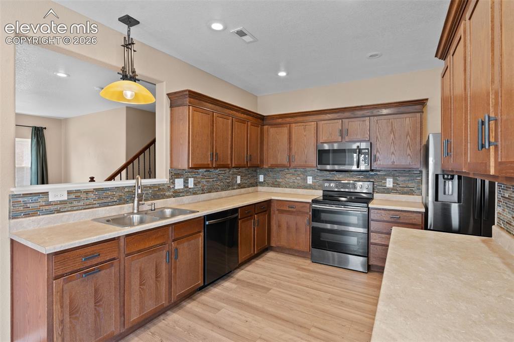 Image 8 of 42: Kitchen
