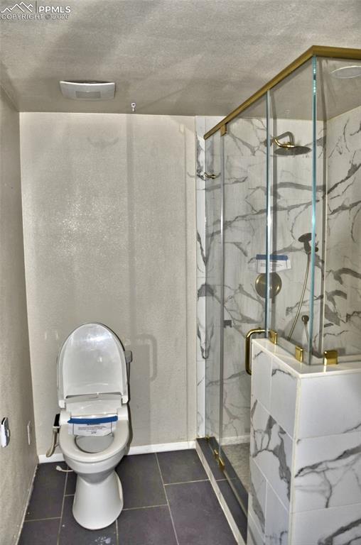 Image 7 of 15: Master Bathroom