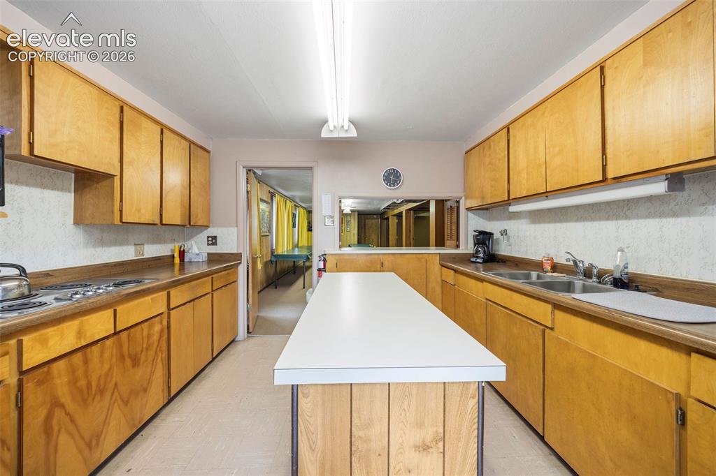 Image 6 of 35: Kitchen