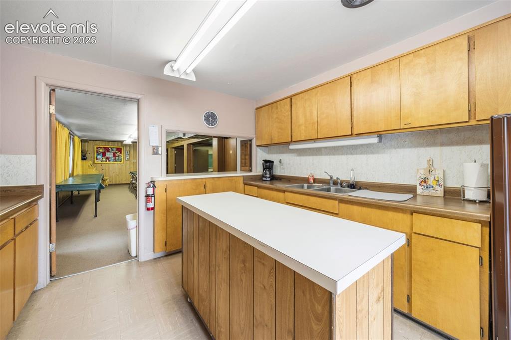 Image 7 of 35: Kitchen