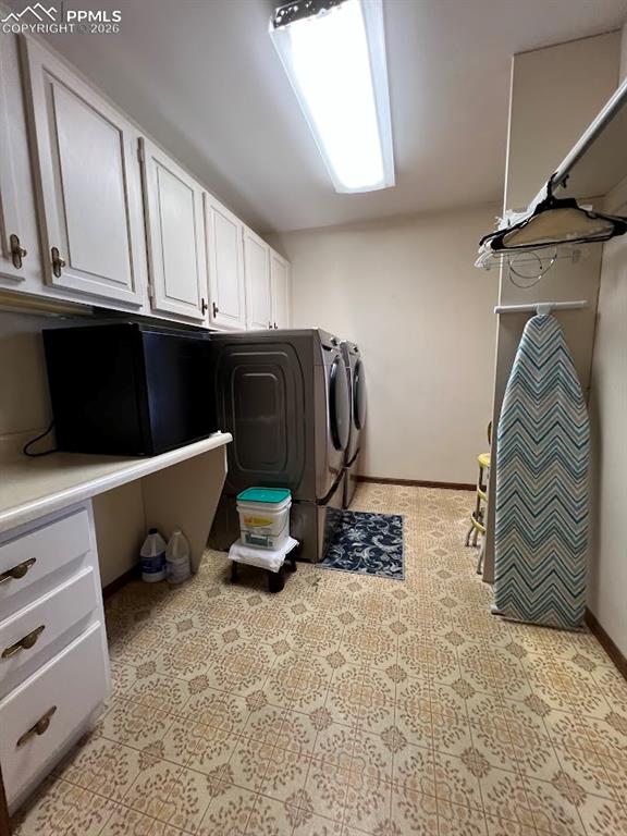 Image 35 of 40: Main Level Laundry