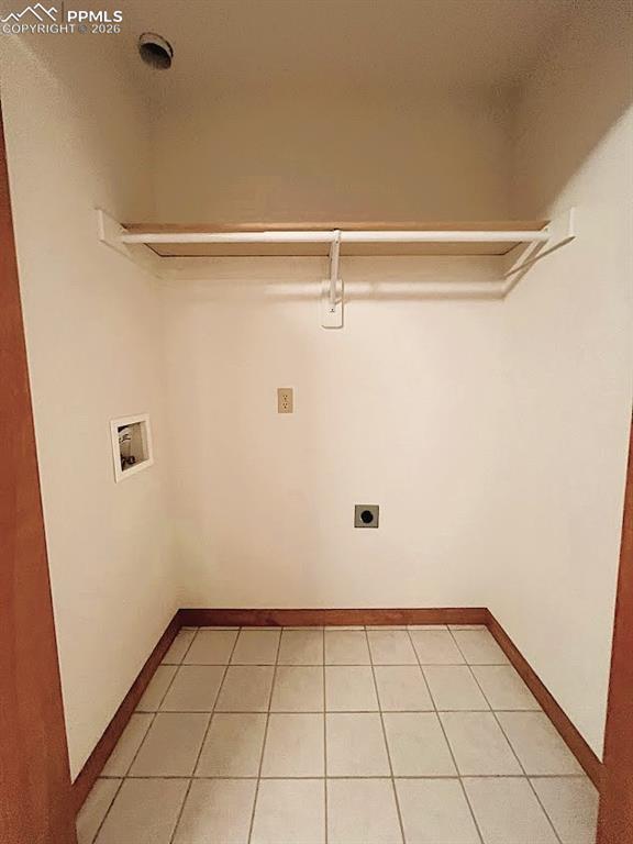 Image 36 of 40: Lower Level Laundry