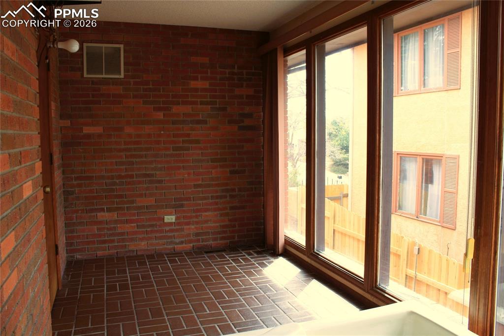 Image 9 of 40: Sun Room