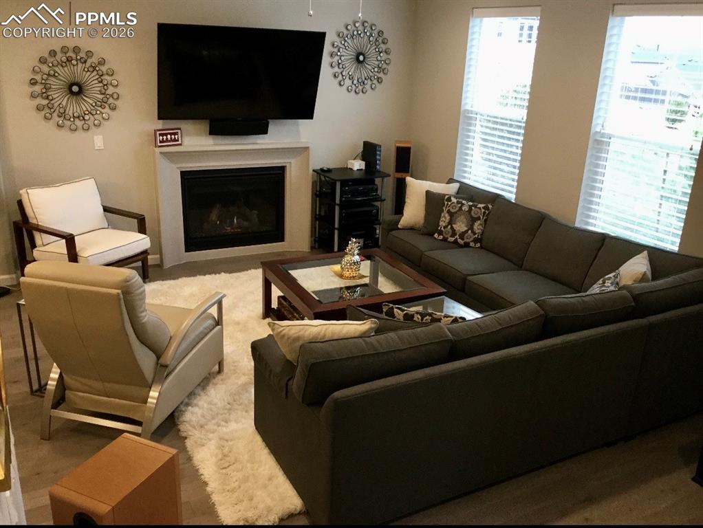 Image 31 of 38: Living Room