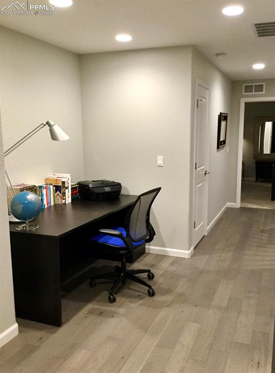 Image 33 of 38: Loft