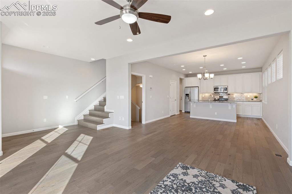 Image 9 of 38: DINING