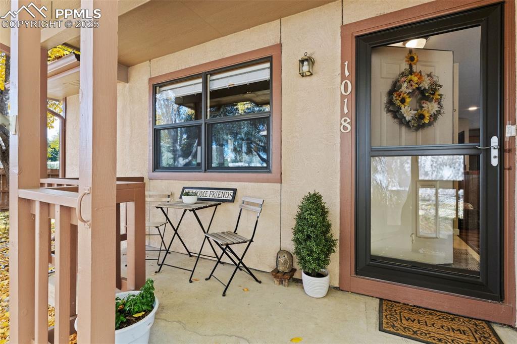 Image 3 of 34: Entry