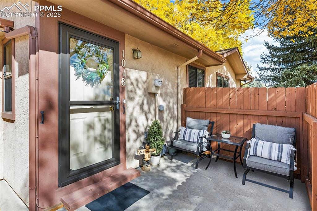 Image 31 of 34: Back porch area