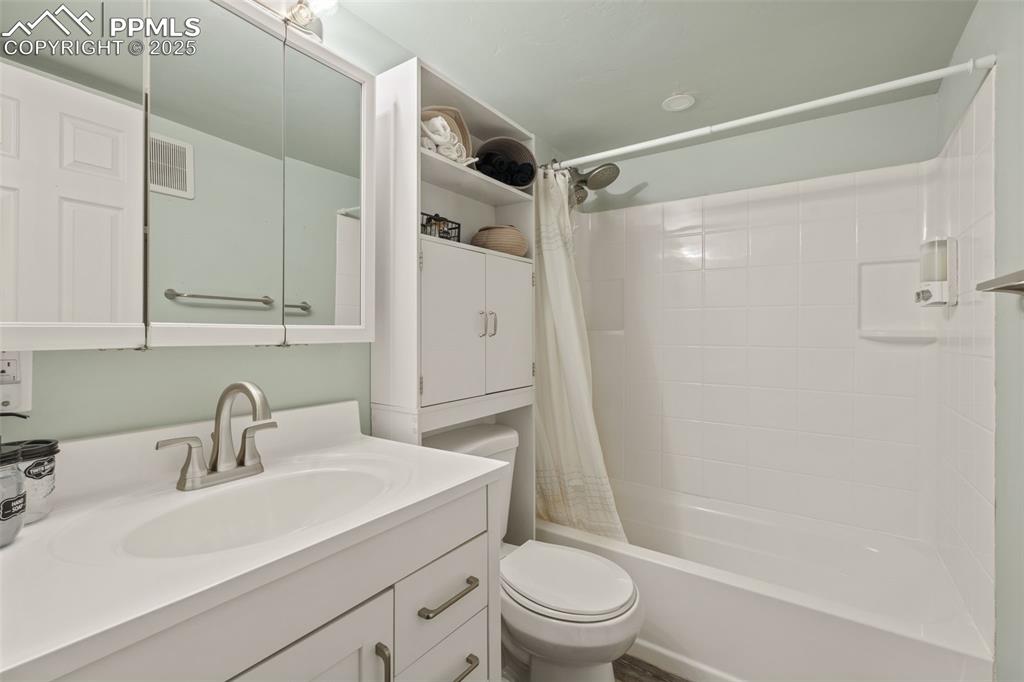 Image 38 of 50: ADU Bathroom