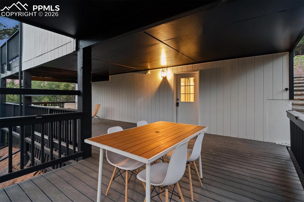 Image 38 of 48: Deck