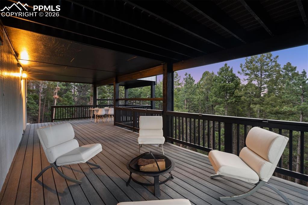 Image 41 of 48: Deck